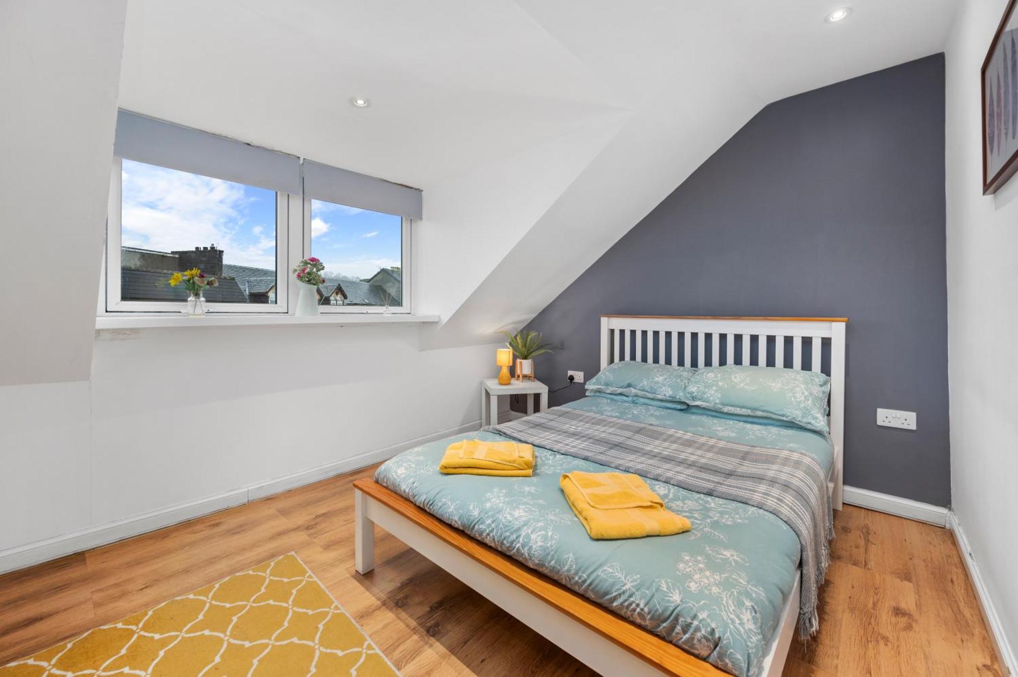 Beautiful 2Br Apartment With Mccaigs Tower Views Oban Buitenkant foto